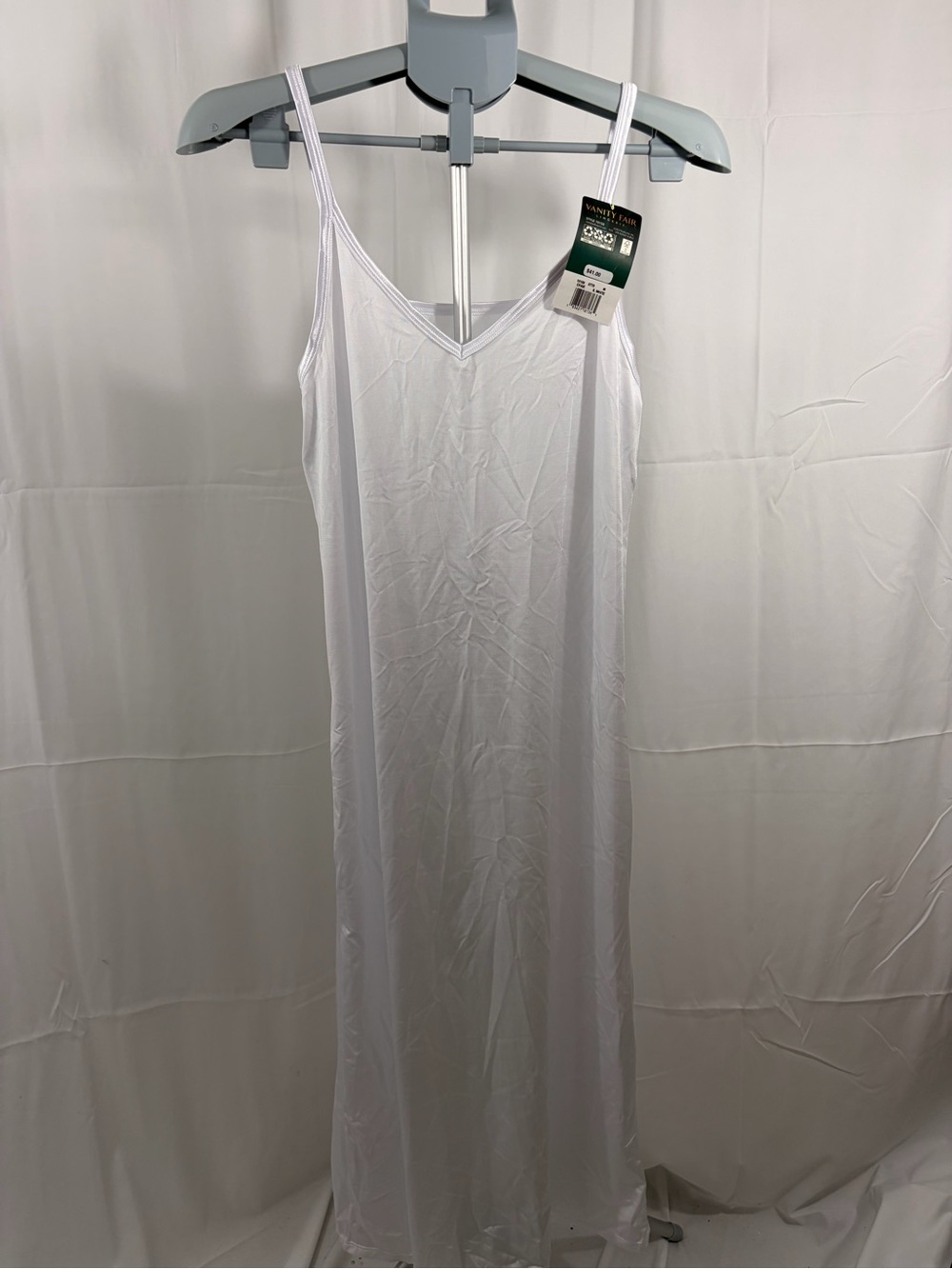 NWT Vanity Fair Women’s Size M White Full-Length Slip Dress Silky Soft